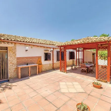3 Bedroom Cozy In Ag * Menfi